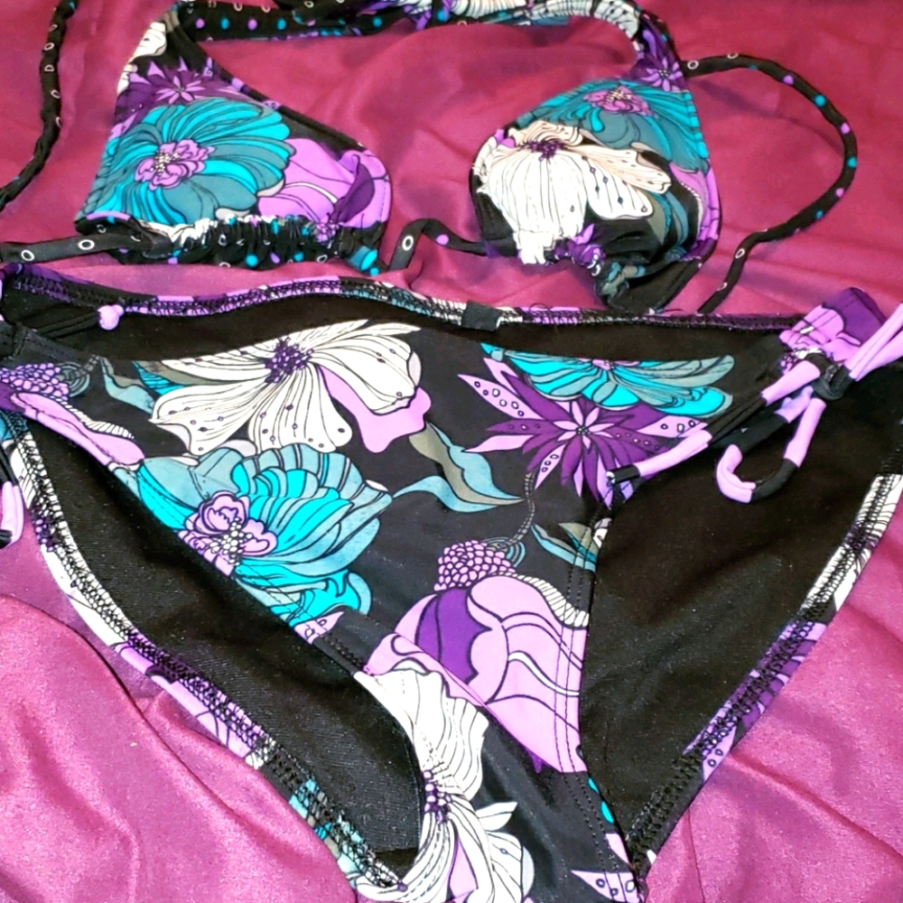 Bathing suit (bikini)